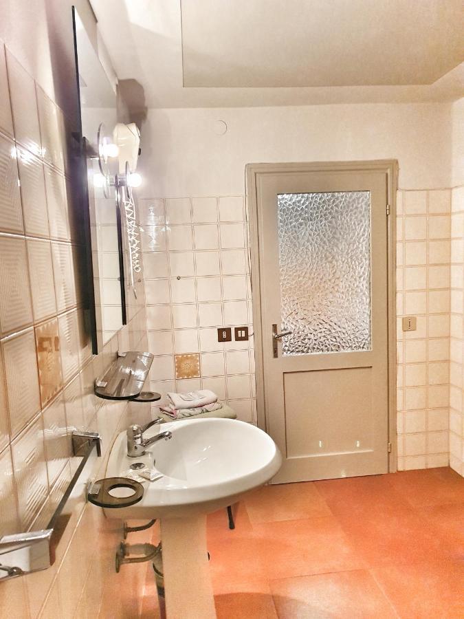 B&B Il Pettirosso Malonno ภายนอก รูปภาพ